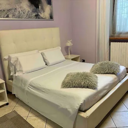 Monolocale In Piazza Isolo Apartment *